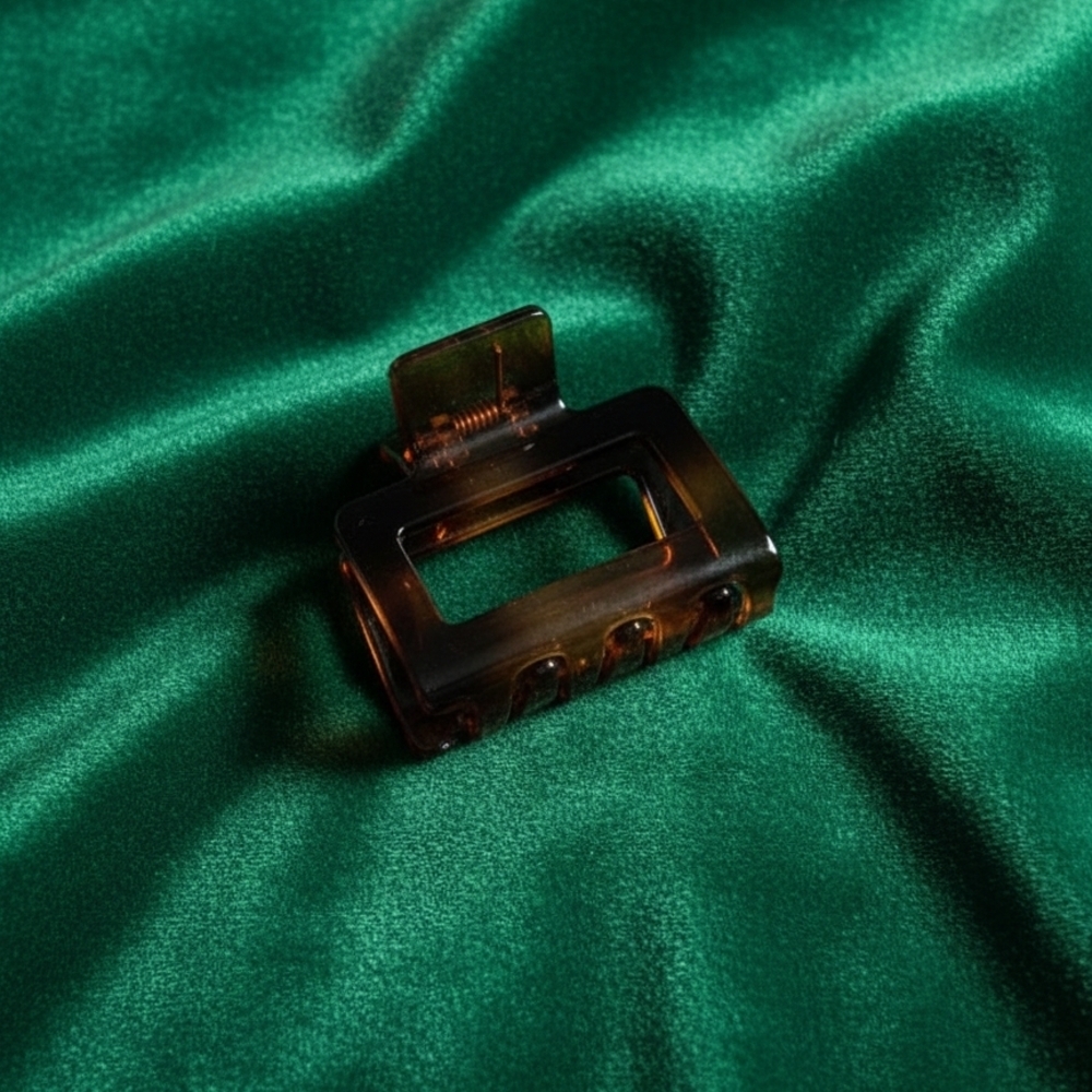 Elegant Brown Small Claw Hair Clip (New) - Picture 2 of 4